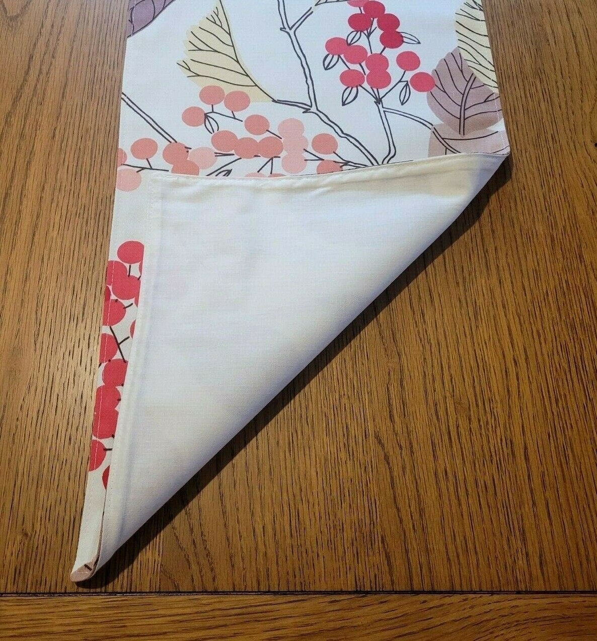 Christmas Berries Red Table Runner - CushionCoverAndDecor