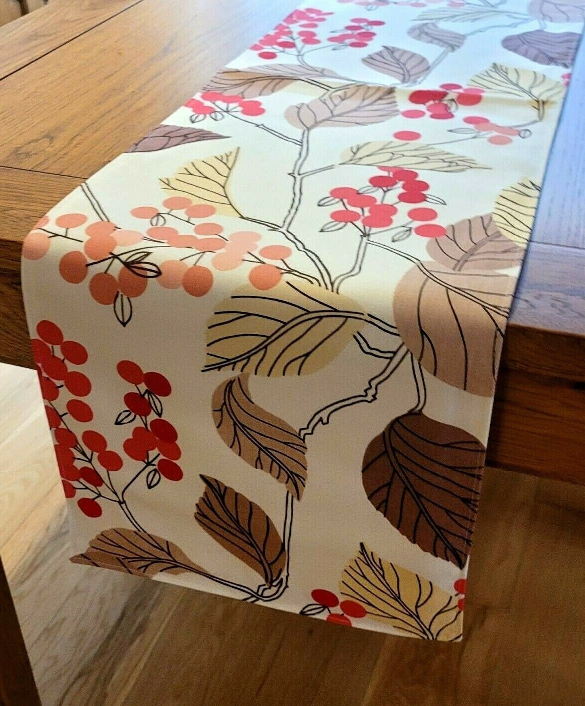 Christmas Berries Red Table Runner - CushionCoverAndDecor