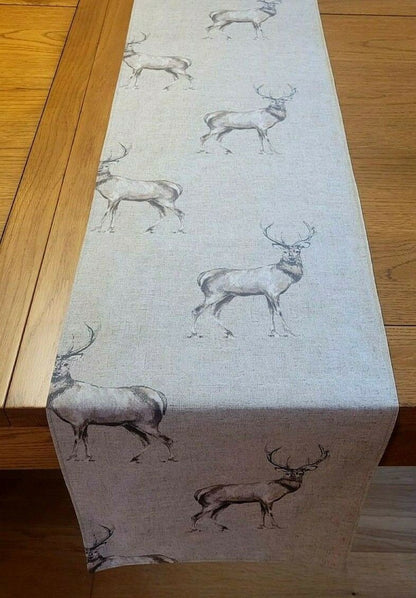 Christmas Fabric Napkins Stags Head , Stags , Wildlife , Red Robin Design 16"x16" Set of 2, 4 , 6 Fryetts 100% Cotton Handmade - CushionCoverAndDecor