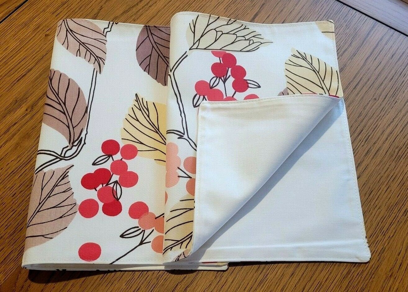 Christmas Fabric Placemats , Christmas Napkins Red Beige Berry Leaf Design 100% Cotton Handmade - CushionCoverAndDecor