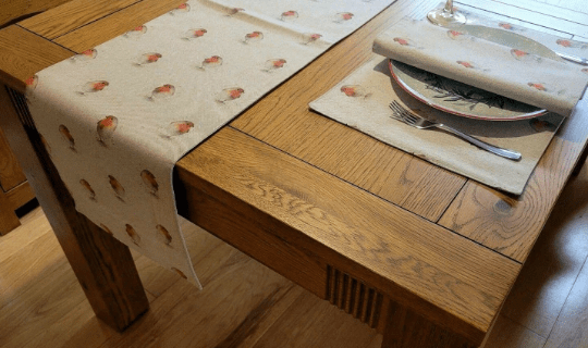 Christmas Robin Festive Table Runner - CushionCoverAndDecor