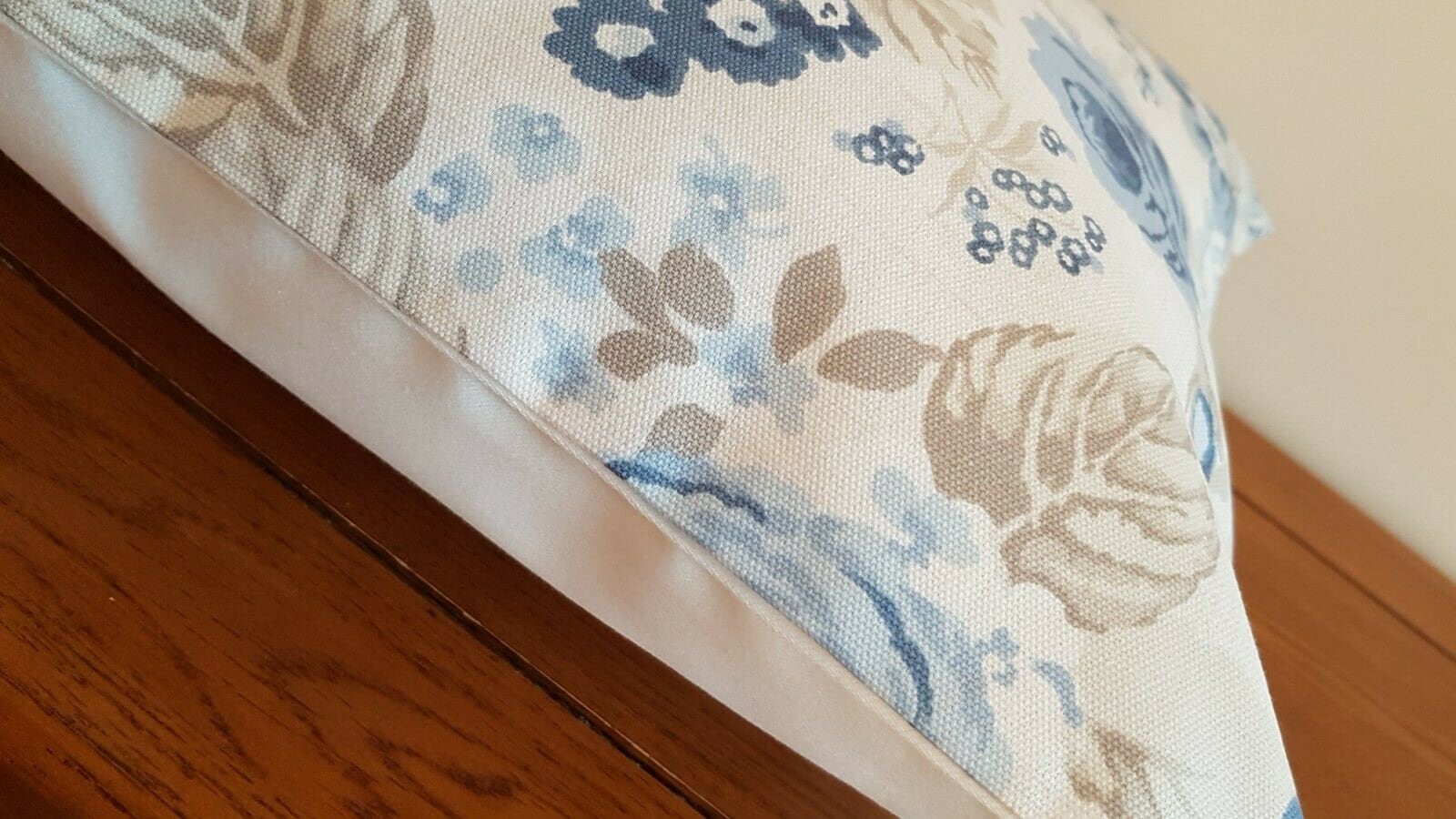 Cushion Cover Genevieve Blue Beige Chambray Floral Rose Desig 10" 12" 14" 16" 17" 18" 20" 22" 24" 26" Clarke & Clarke Handmade 100 % Cotton - CushionCoverAndDecor