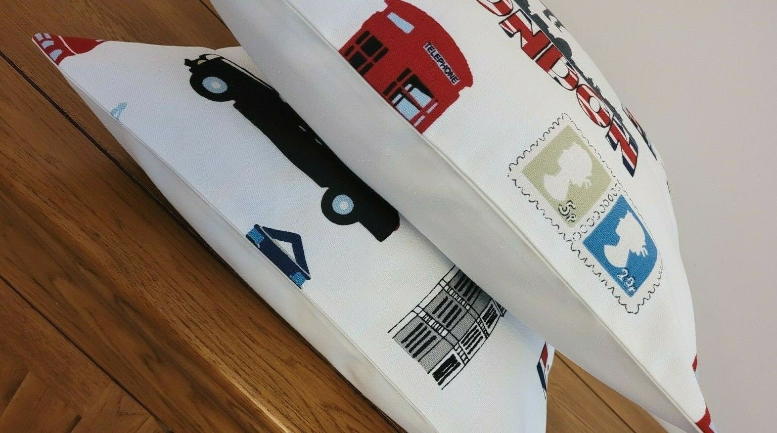 London Cushion Cover 10" 12" 14" 16" 17" 18" 20" 22" 24" 26" London The Capital , Bus Red Black Design Handmade 100% Cotton - CushionCoverAndDecor